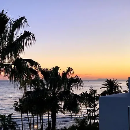 Lejlighed Puente Luxury Penthouse, Beachside & Sea Views Marbella