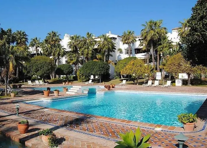 شقة Puente Luxury Penthouse, Beachside & Sea Views
