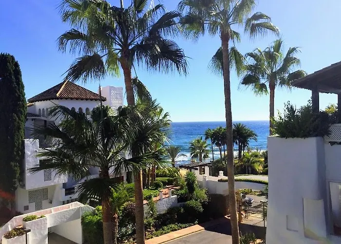 Puente Luxury Penthouse, Beachside & Sea Views *