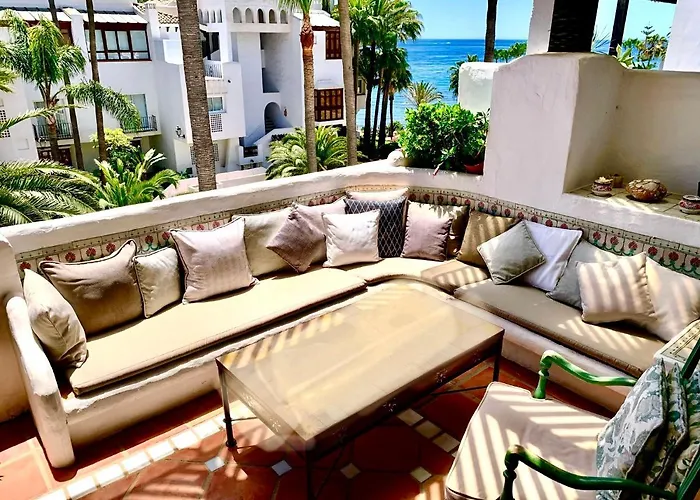 Puente Luxury Penthouse, Beachside & Sea Views شقة