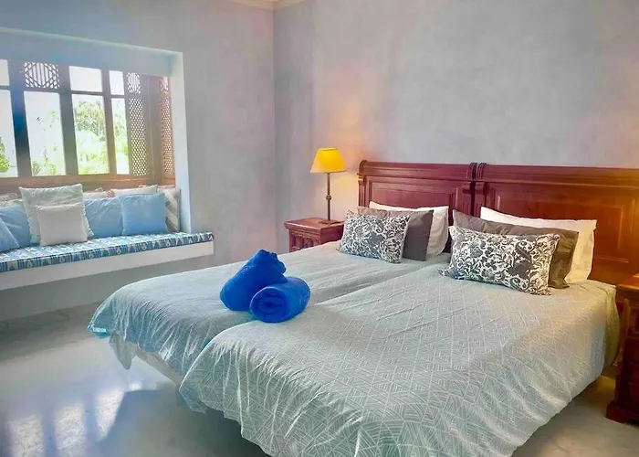 Puente Luxury Penthouse, Beachside & Sea Views شقة