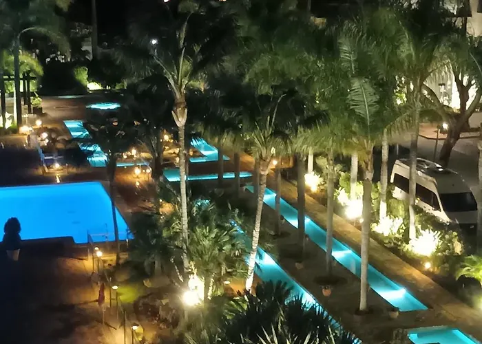 شقة Puente Luxury Penthouse, Beachside & Sea Views *