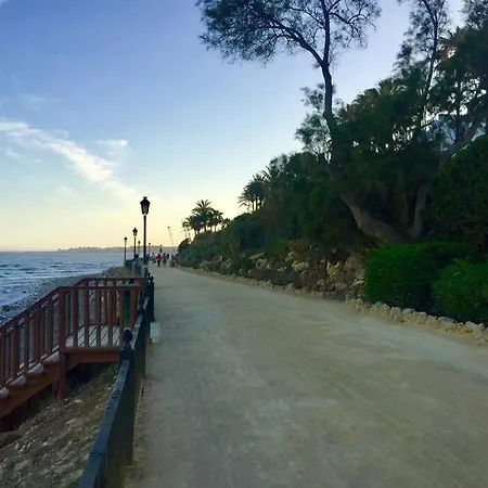 Apartman Puente Luxury Penthouse, Beachside & Sea Views