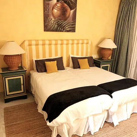 Puente Luxury Penthouse, Beachside & Sea Views * Marbella