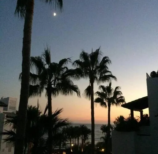 아파트 Puente Luxury Penthouse, Beachside & Sea Views *
