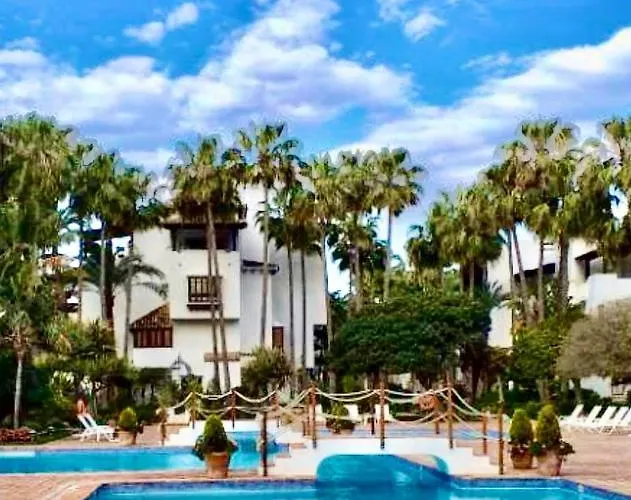 Puente Luxury Penthouse, Beachside & Sea Views マルベーリャ