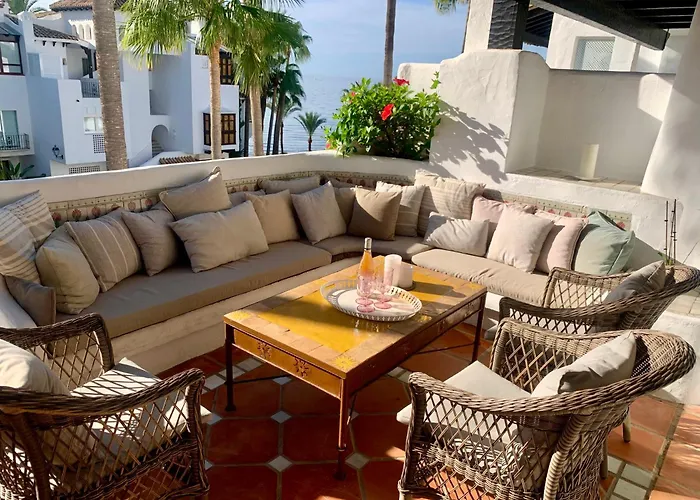 Puente Luxury Penthouse, Beachside & Sea Views 아파트 마르베야