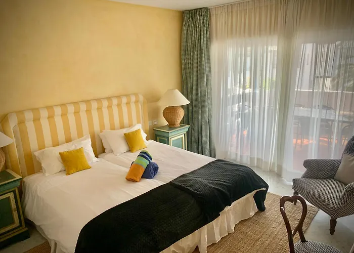 アパート Puente Luxury Penthouse, Beachside & Sea Views マルベーリャ