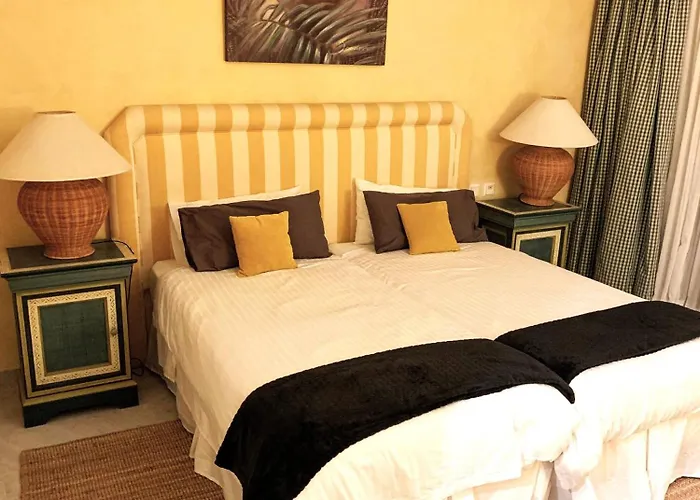 Puente Luxury Penthouse, Beachside & Sea Views * 마르베야