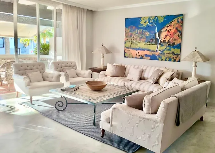 Puente Luxury Penthouse, Beachside & Sea Views 아파트 *