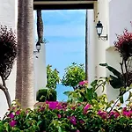 Puente Luxury Penthouse, Beachside & Sea Views Marbella