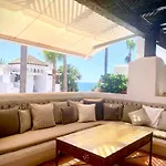 Apartman Puente Luxury Penthouse, Beachside & Sea Views *