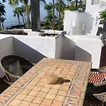 Apartman Puente Luxury Penthouse, Beachside & Sea Views